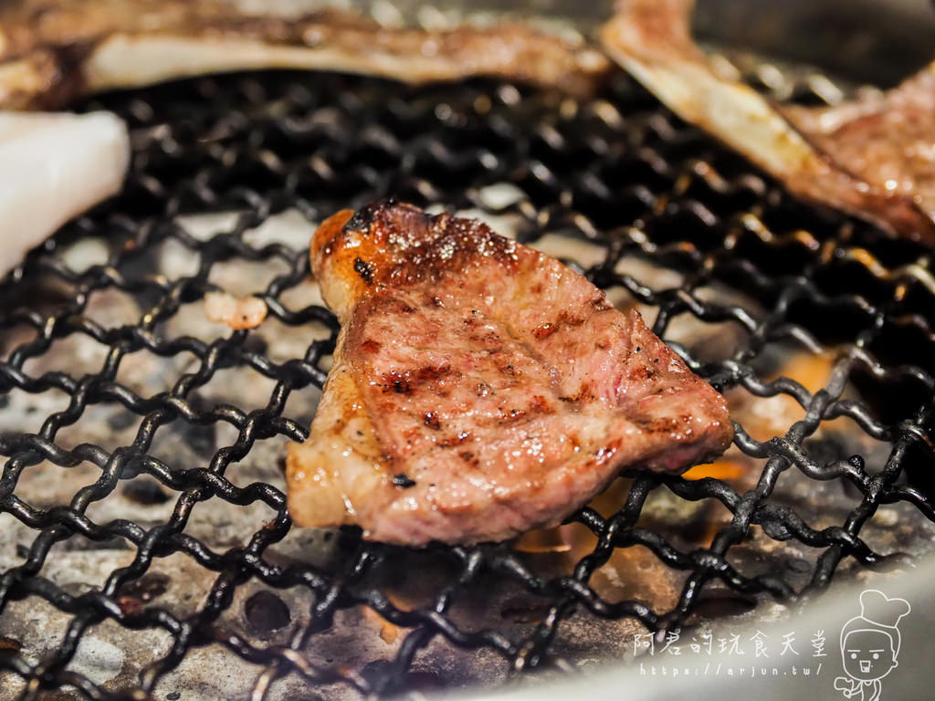 【台中】日月燒烤｜單點式燒肉吃到飽，點超過最多只收$898｜還不收服務費