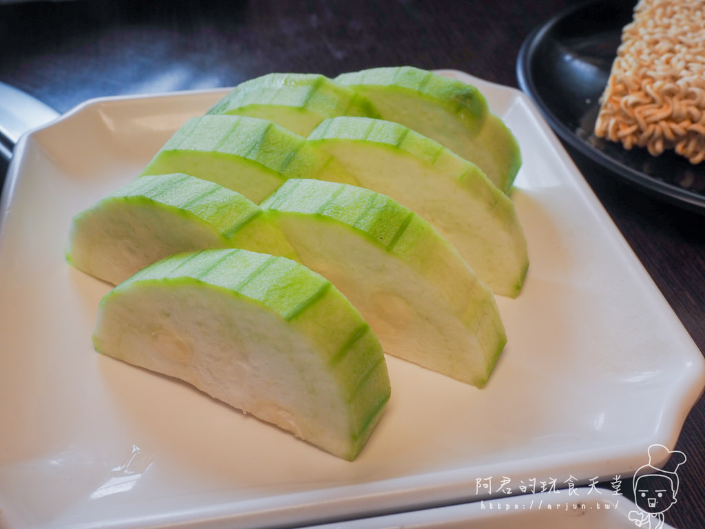 【台中】覓湯庭園鍋物｜除了火鍋，老闆秘製的漢方胡椒粉也超厲害｜走進神隱少女湯婆婆的油屋裡用餐｜豐原火鍋推薦