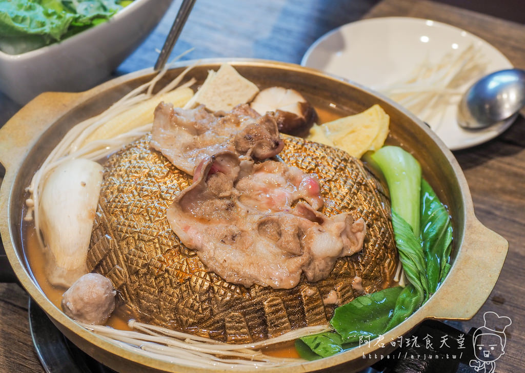 【台中】饗鍋物料理｜爆香石頭火鍋不只好吃，還能搭配銅盤燒肉｜沙鹿火鍋推薦