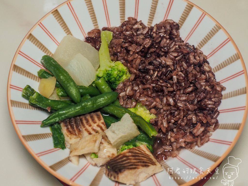 【宅配】小宅食袋｜健康低卡不求人！熱量計算、餐點全部幫你處理好，五分鐘美味減脂餐輕鬆上桌