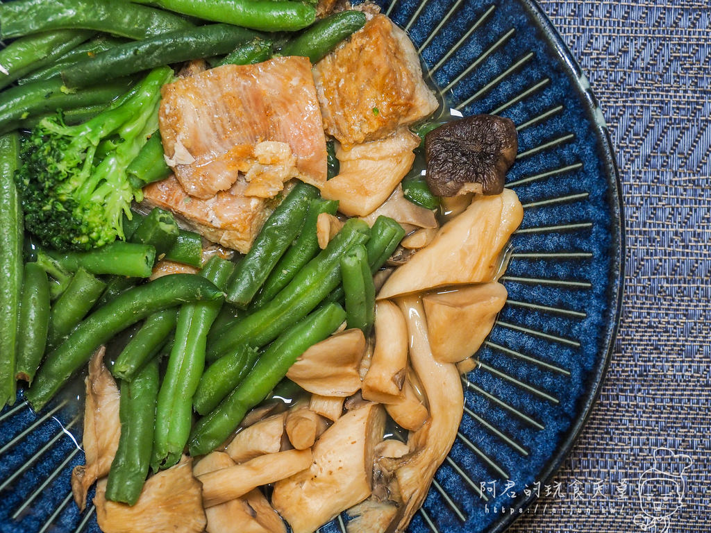 【宅配】小宅食袋｜健康低卡不求人！熱量計算、餐點全部幫你處理好，五分鐘美味減脂餐輕鬆上桌