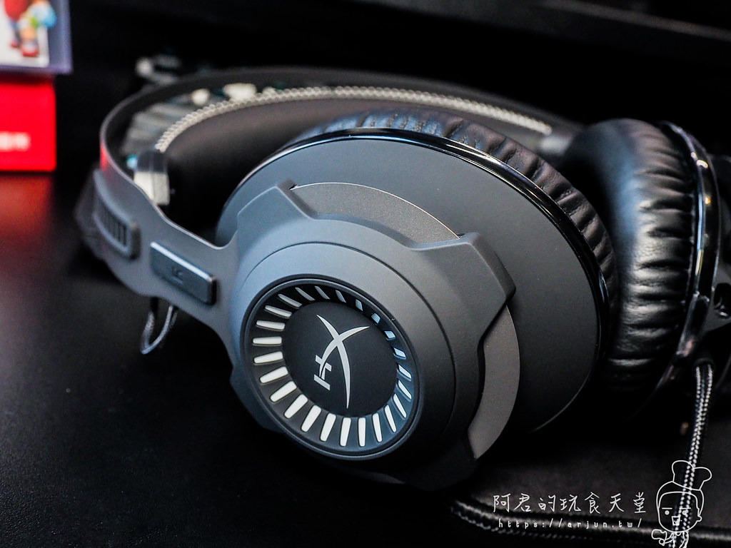 【開廂】HyperX Cloud Revolver 7.1｜還是老的好？搭配高階USB音效卡全新升級｜與耳機娘「黑葉娜娜」一同登場