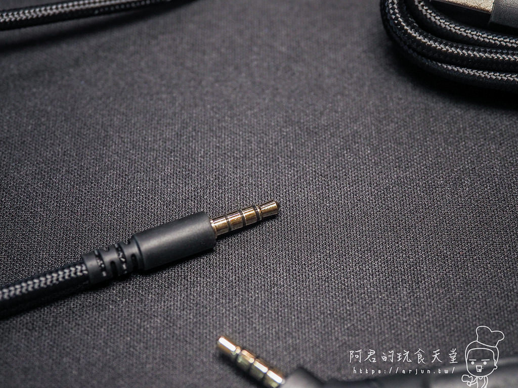 【開廂】HyperX Cloud Revolver 7.1｜還是老的好？搭配高階USB音效卡全新升級｜與耳機娘「黑葉娜娜」一同登場