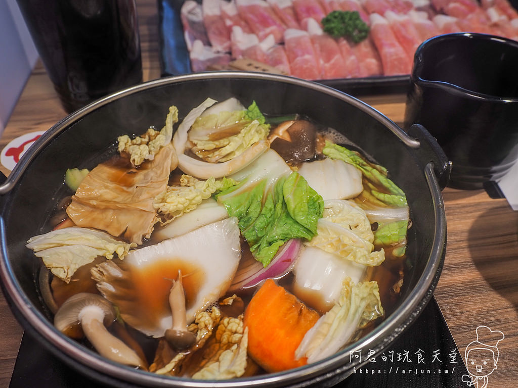 【台中】築崎鍋物 興大殿｜中興大學CP值超高小火鍋｜飲料、冰淇淋還有滷肉飯、滷味隨你吃！