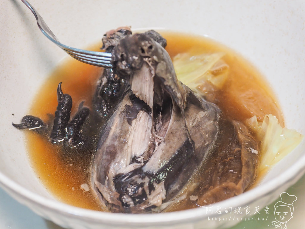 【宅配】良品開飯｜只會加熱也能出一桌好菜｜重慶酸菜魚肉鍋、三代同堂富貴雞、紅燒牛肉爐、月亮蝦餅