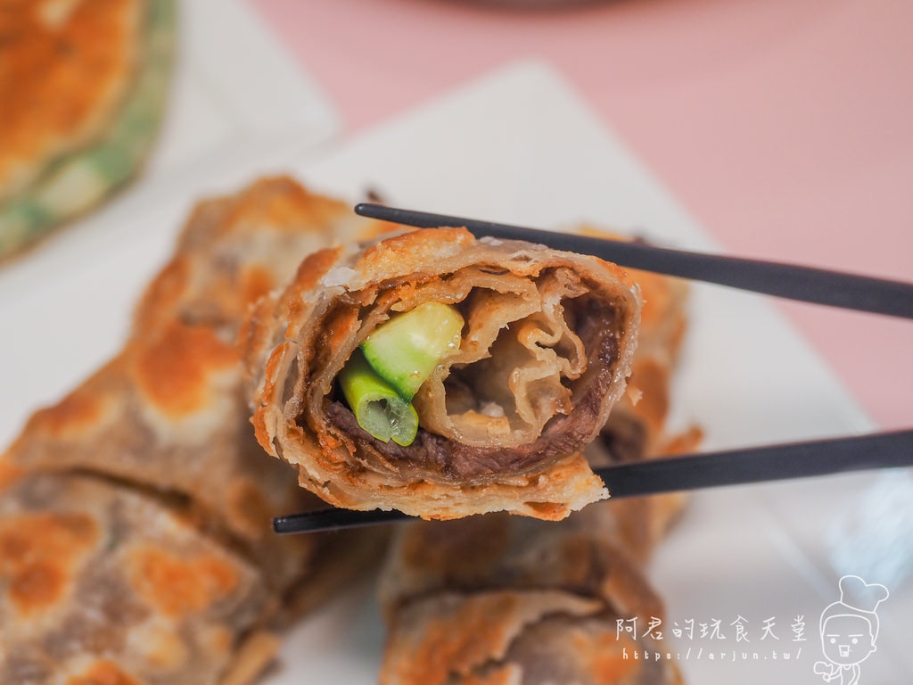 【台中】粳餅商行｜超道地的現桿點心～綠豆鍋餅、牛肉捲餅，來場美味的中式下午茶吧！