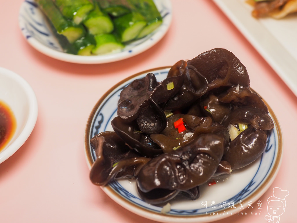 【台中】粳餅商行｜超道地的現桿點心～綠豆鍋餅、牛肉捲餅，來場美味的中式下午茶吧！