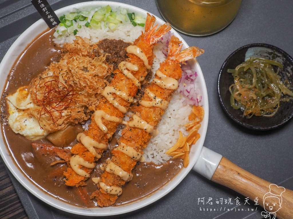 【台中】渣女深夜和牛燒肉燥飯｜宵夜場推薦！超狂裝潢x霸氣雙拼和牛燥飯