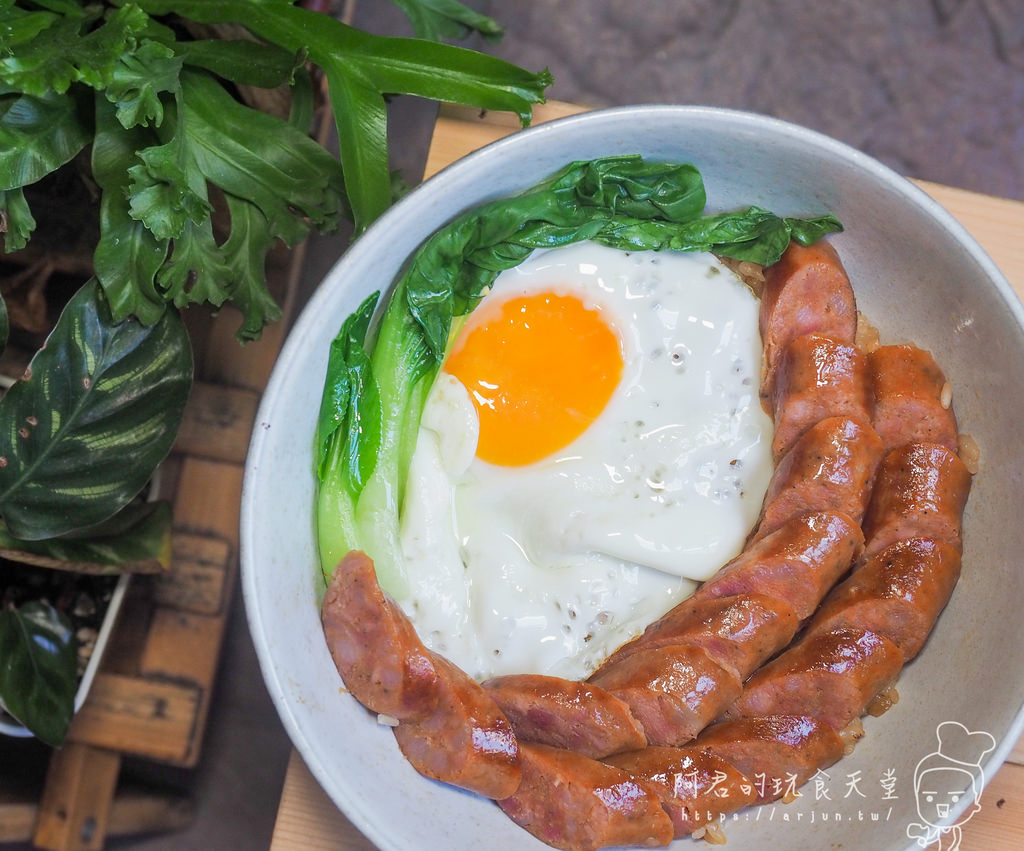 【宅配】李雪辣嬌 麻辣香腸｜頂級黑毛豬肉香腸邂逅懶人煲仔飯｜美味料理輕鬆上桌