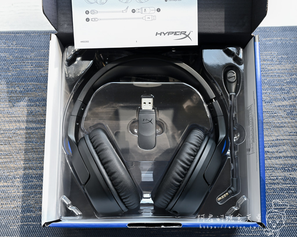 【開箱】HyperX ChargePlay Duo PS5控制器充電座｜Cloud Flight 無線電競耳機（黑/藍）