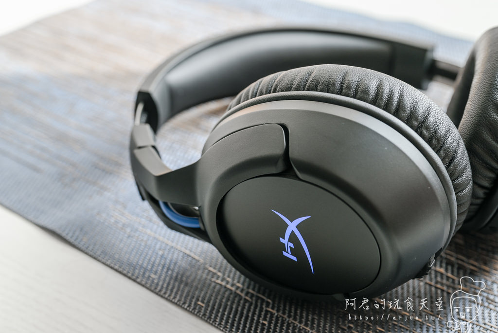 【開箱】HyperX ChargePlay Duo PS5控制器充電座｜Cloud Flight 無線電競耳機（黑/藍）