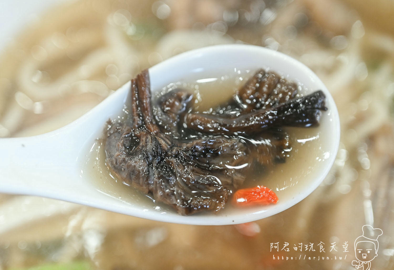 【台中】大紅燈籠東北酸菜白肉鍋｜來自道地東北的美味，除了火鍋還有北方特色麵食！