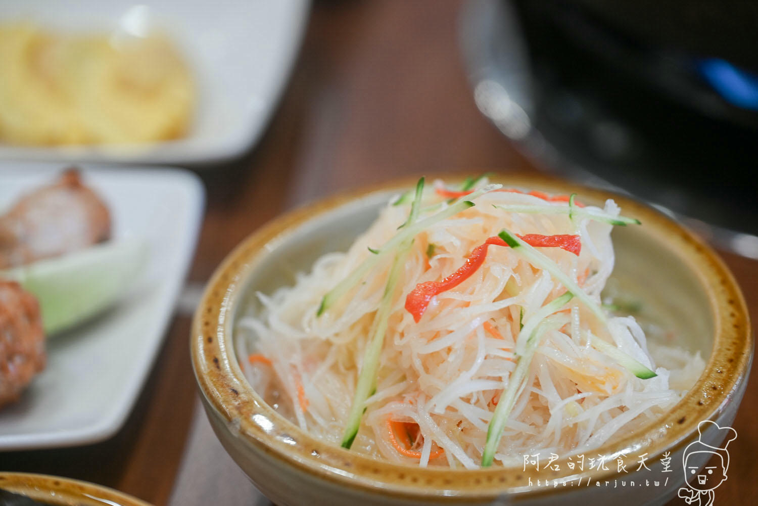 【台中】大紅燈籠東北酸菜白肉鍋｜來自道地東北的美味，除了火鍋還有北方特色麵食！