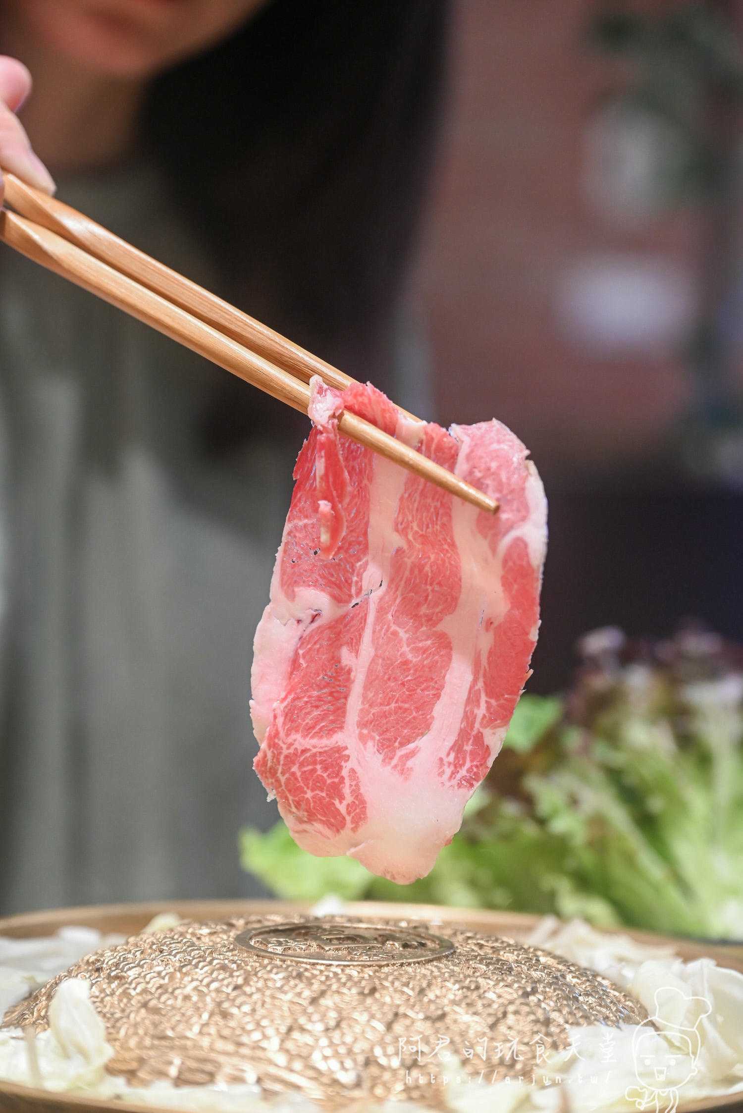 【台中】饗鍋物料理｜三層肉塔火烤兩吃，銅盤烤肉讓吃鍋更具樂趣｜台中西屯區火鍋推薦