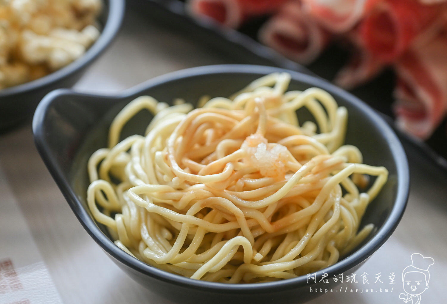 【台中】京川鍋物逢甲店｜百元起小火鍋～自助吧白飯、爆米花吃到飽，居然還有涼麵、霜淇淋隨你吃