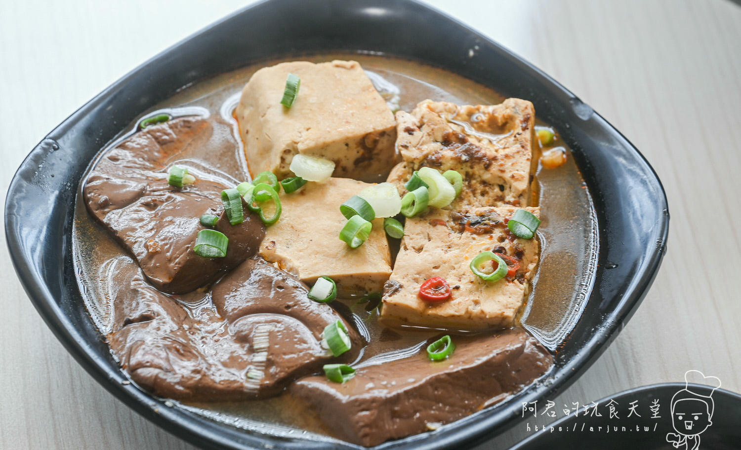 【台中】京川鍋物逢甲店｜百元起小火鍋～自助吧白飯、爆米花吃到飽，居然還有涼麵、霜淇淋隨你吃