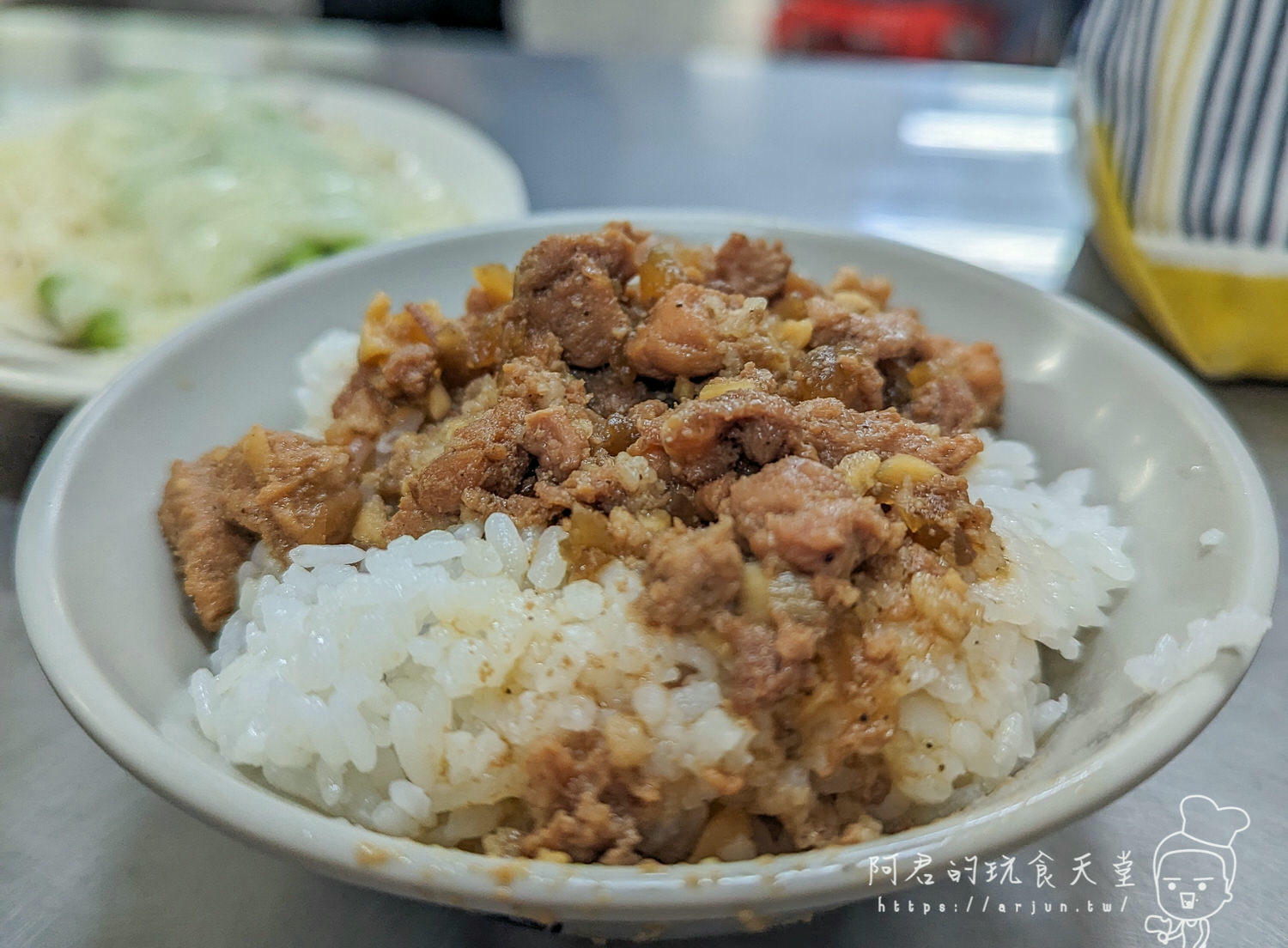 【台中】三重埔米粉湯|小菜超多種,最厲害的是大骨湯、韭菜免費加好加滿 - 第8張圖