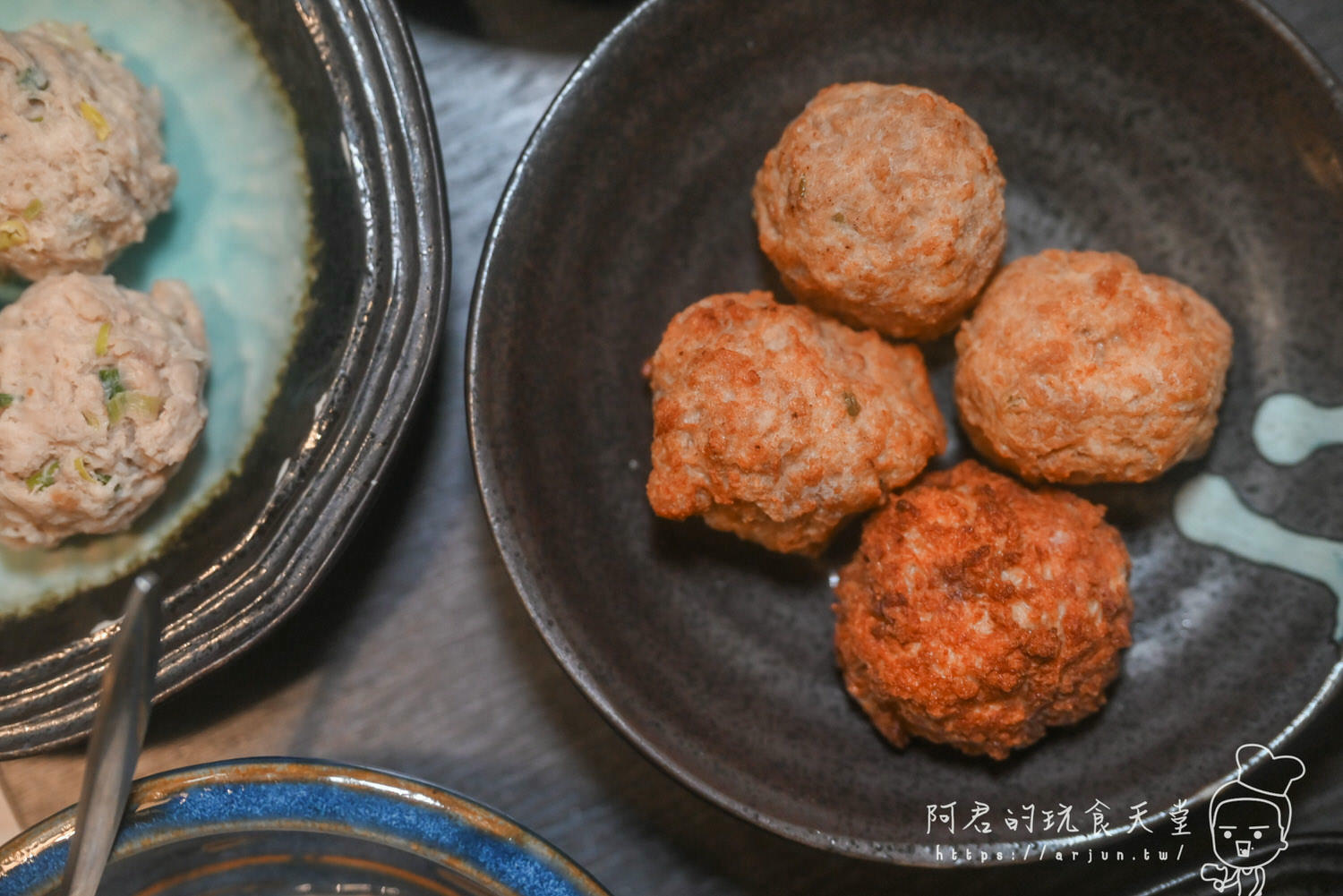 【台中】老豆府麻辣火鍋｜老饕吃過必回訪，不只麻辣鴨血豆腐能無限續加，黃金干貝鮑魚雞湯更是一絕