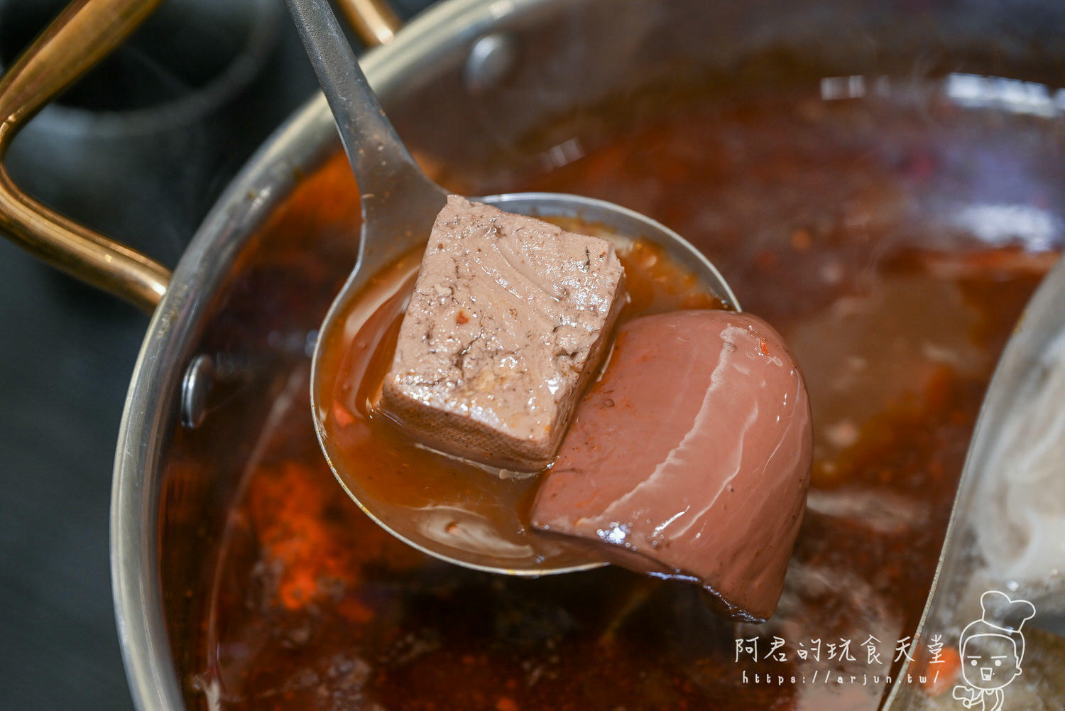 【台中】洞豆腐｜知名老豆府姊妹品牌，除了麻辣鍋、酸白菜鍋夠厲害以外，私房料理更是了得