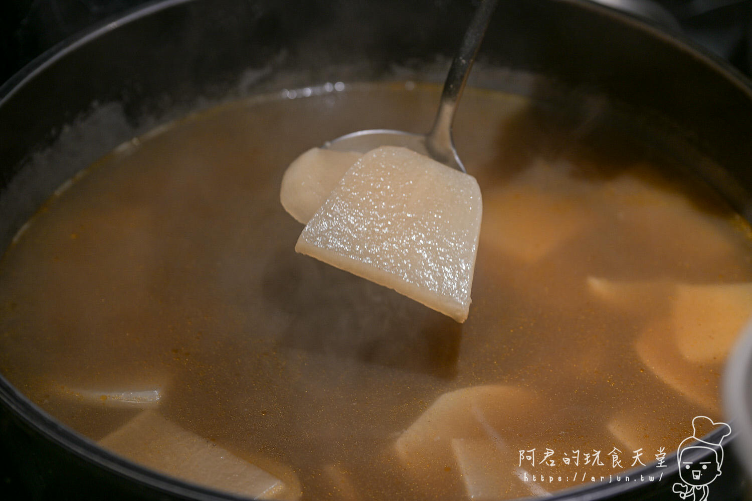 【台中】麻入口｜學生、小資族看過來～麻辣鴨血豆腐燉排骨，一百元隨你裝！｜東海商圈美食推薦