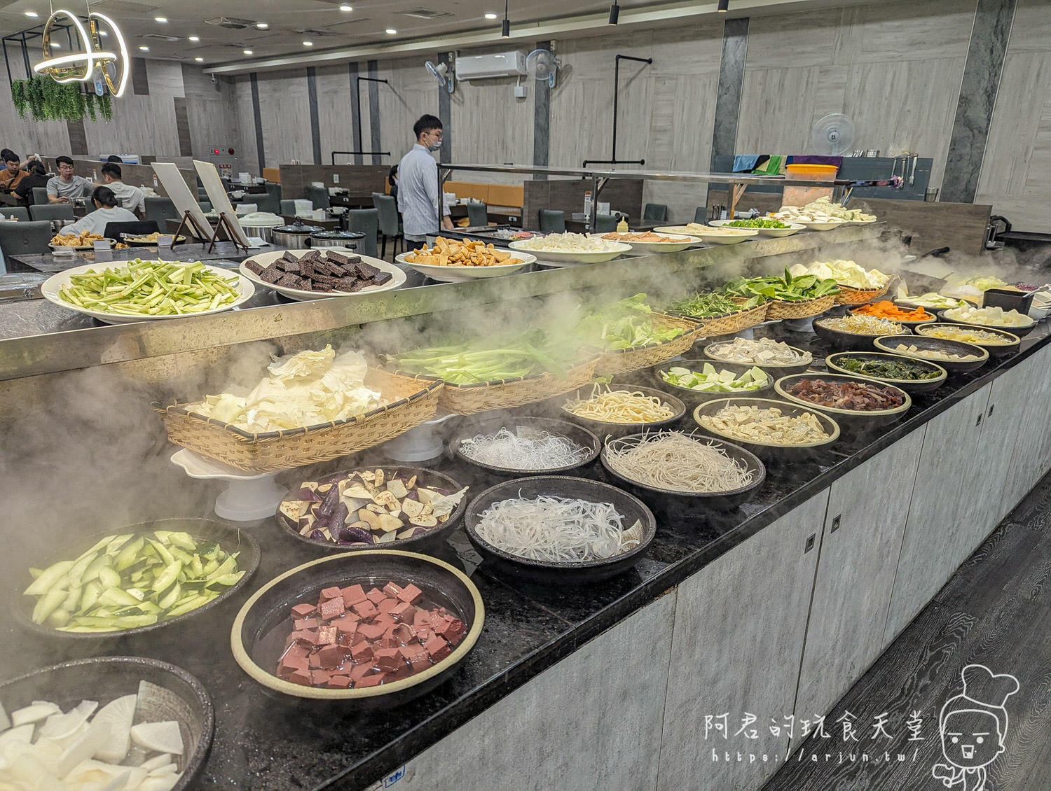 【台中】鬥牛士二鍋台中文心店|壽喜燒吃粗飽,價格便宜,但肉…不知道自己吃了什麼 - 第5張圖