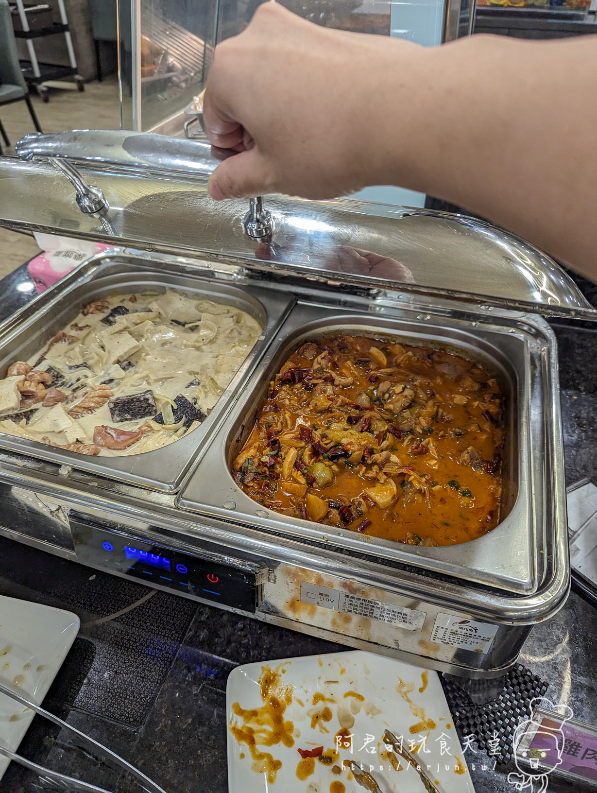 【台中】鬥牛士二鍋台中文心店|壽喜燒吃粗飽,價格便宜,但肉…不知道自己吃了什麼 - 第7張圖