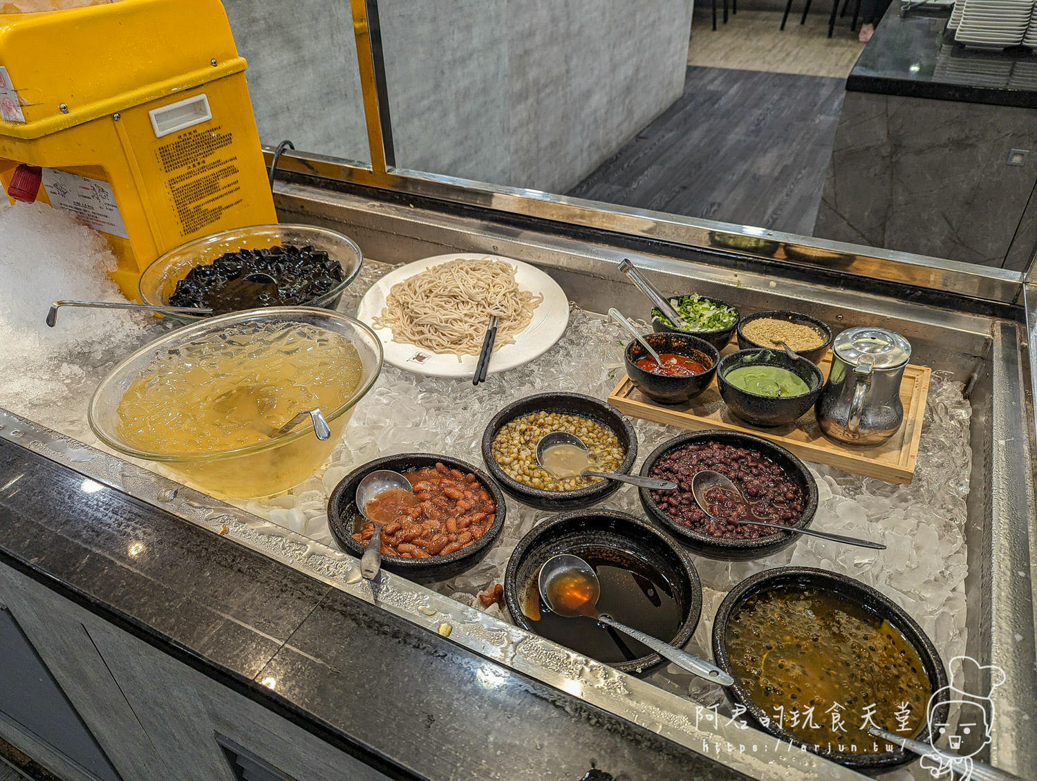 【台中】鬥牛士二鍋台中文心店|壽喜燒吃粗飽,價格便宜,但肉…不知道自己吃了什麼 - 第14張圖