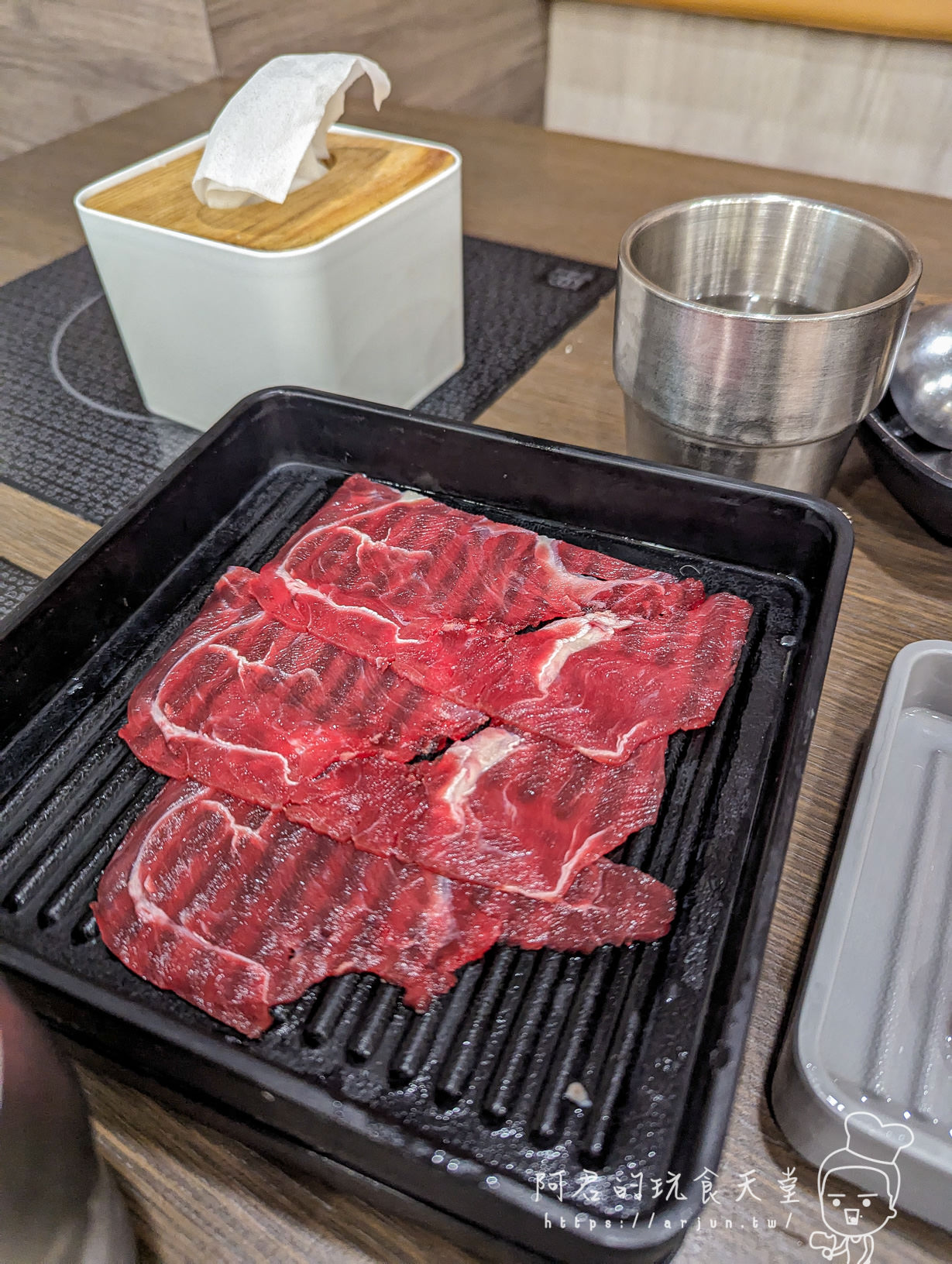 【台中】鬥牛士二鍋台中文心店|壽喜燒吃粗飽,價格便宜,但肉…不知道自己吃了什麼 - 第31張圖
