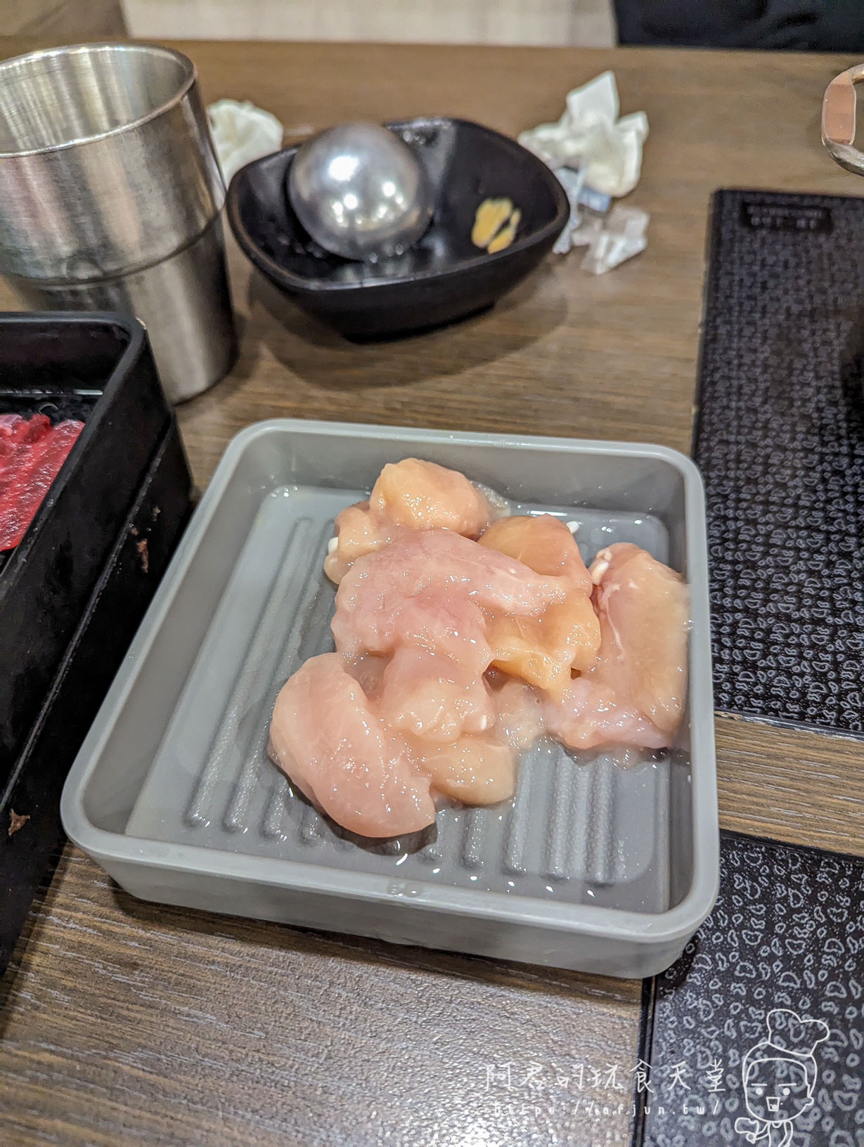 【台中】鬥牛士二鍋台中文心店|壽喜燒吃粗飽,價格便宜,但肉…不知道自己吃了什麼 - 第33張圖