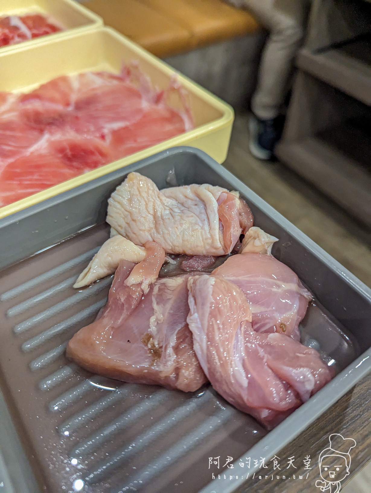 【台中】鬥牛士二鍋台中文心店|壽喜燒吃粗飽,價格便宜,但肉…不知道自己吃了什麼 - 第34張圖