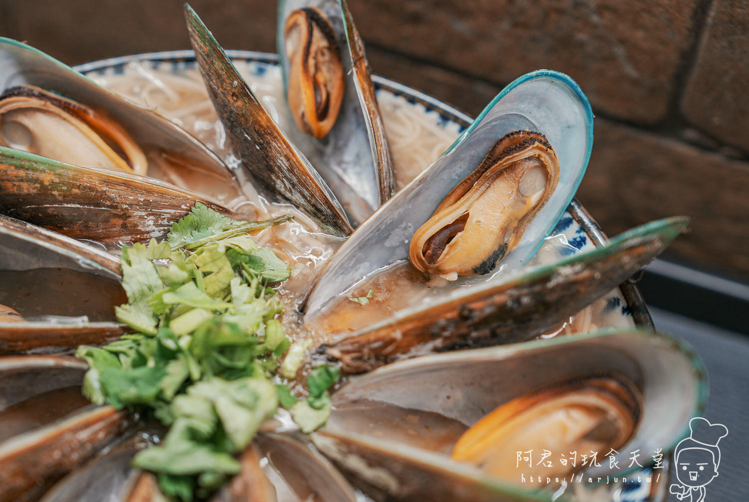 【台中】滿溢手工麵線｜不到百元的招牌麵線，料多到看不見底！還有波士頓龍蝦麵線，實在超浮誇