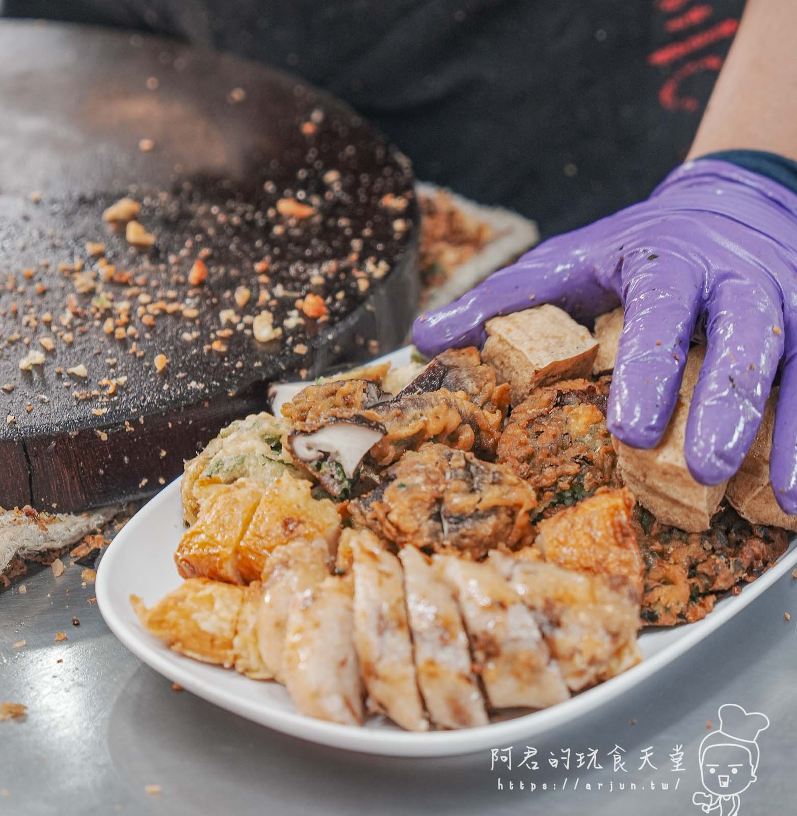 【台中】豬頭三的店｜大坑超人氣排隊美食｜炸粿、蚵嗲、大骨筍湯(菜單)