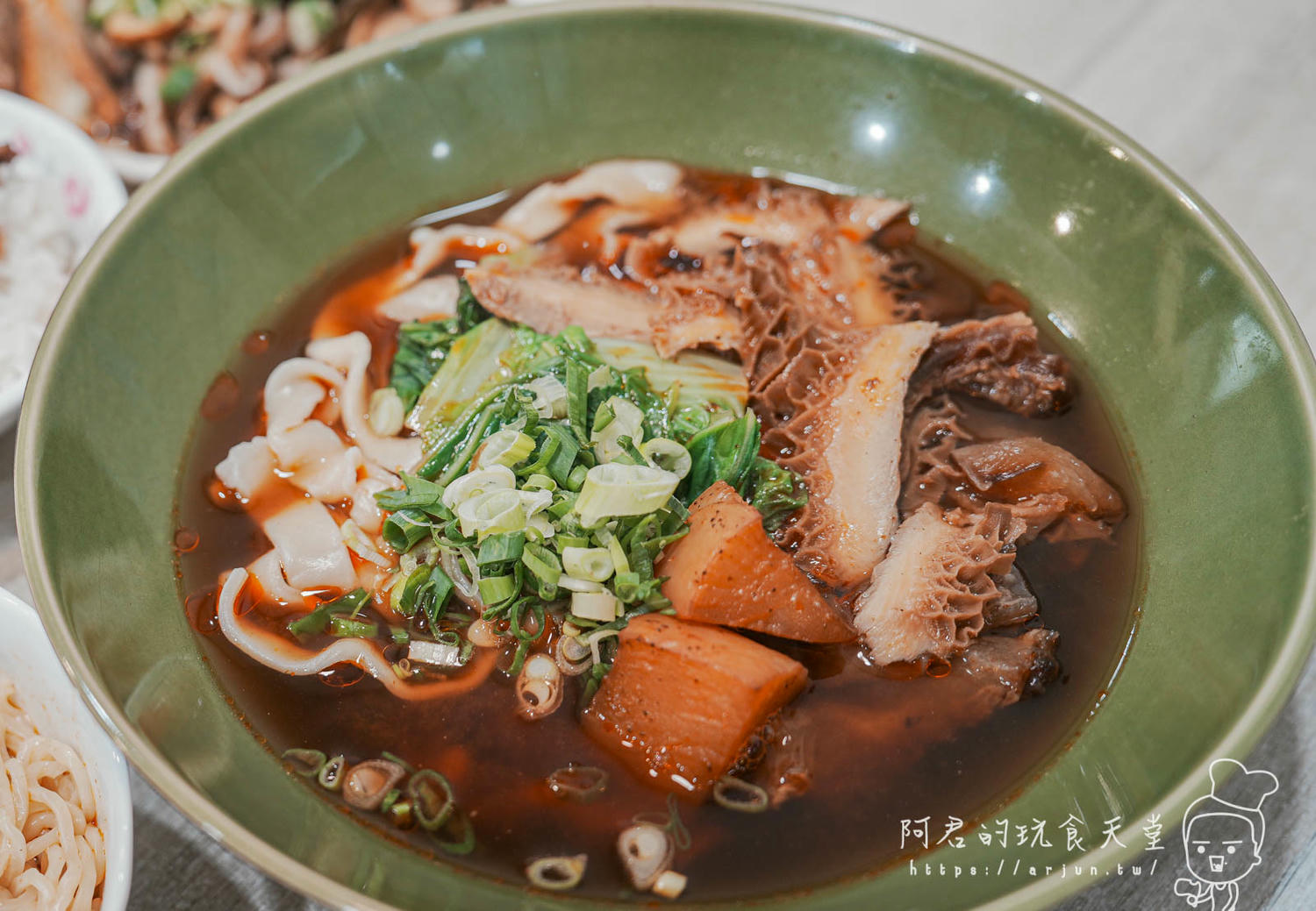 【台中】西區隱藏美食 牛谷牛肉麵，四種牛肉湯頭任君挑選，就連在地人也愛吃(菜單)