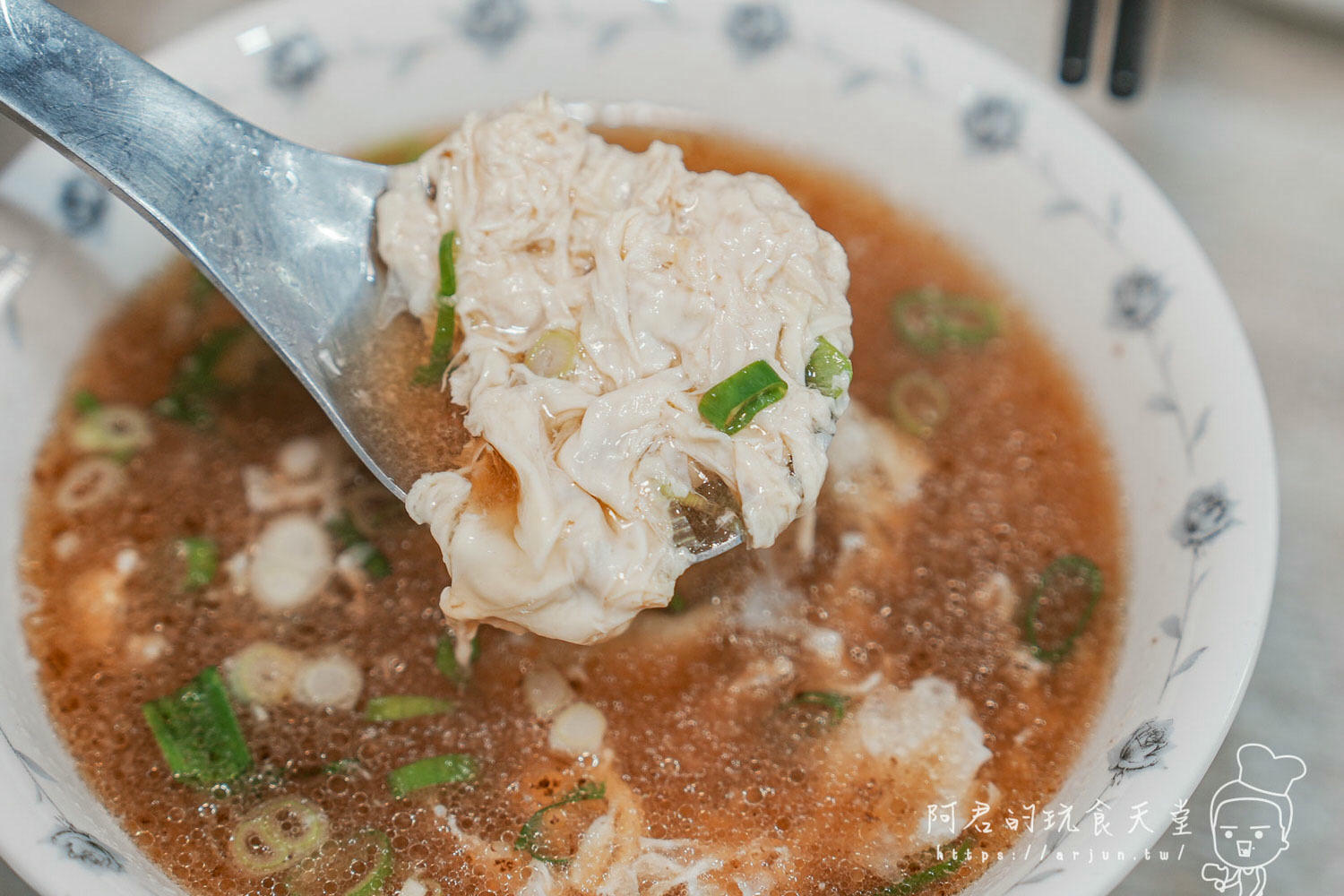 【台中】西區隱藏美食 牛谷牛肉麵，四種牛肉湯頭任君挑選，就連在地人也愛吃(菜單)