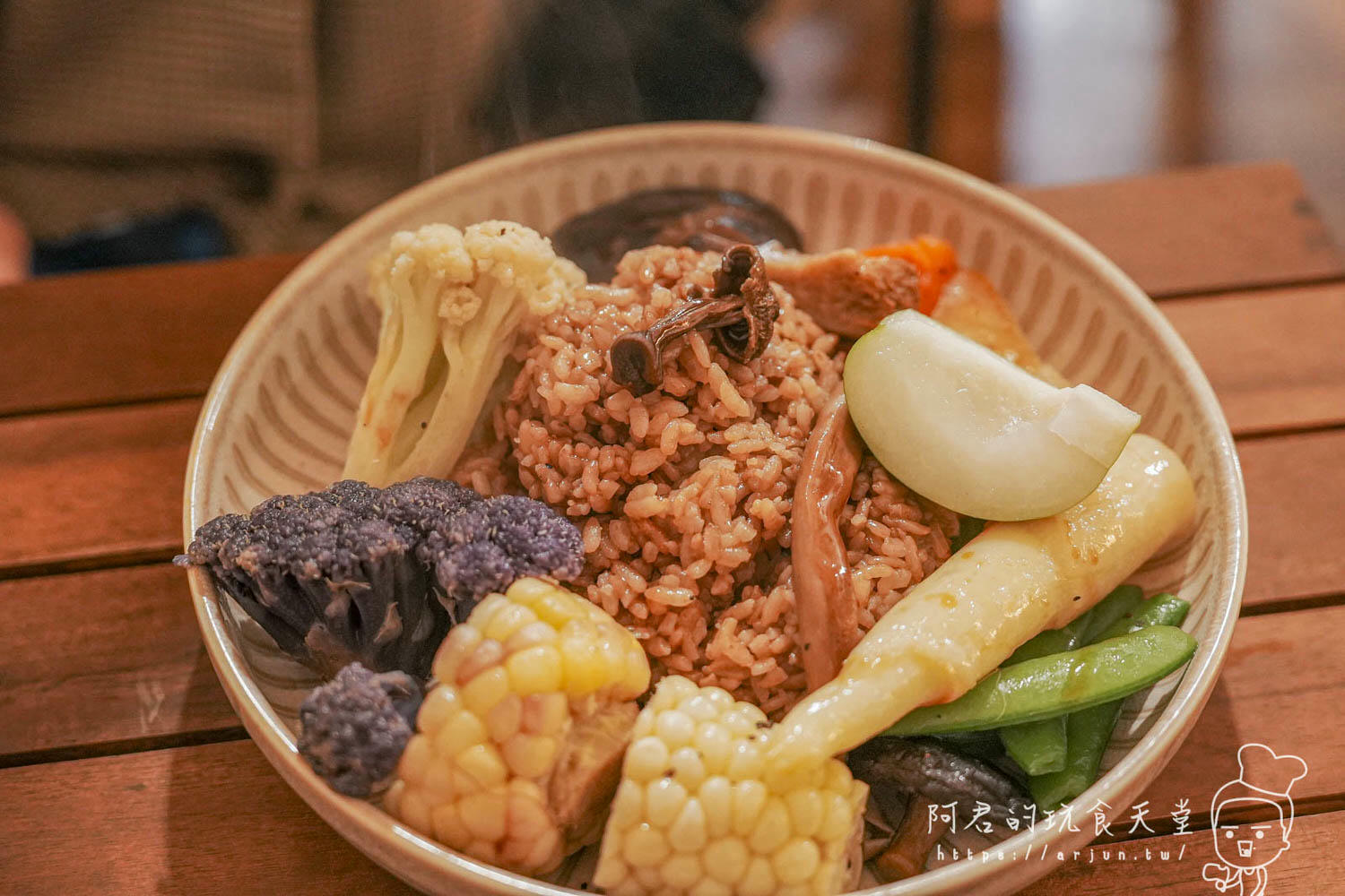 【南投】貓居蔬食｜茶香融合在地食材，即便無肉不歡也會愛上(菜單)｜埔里必吃素食