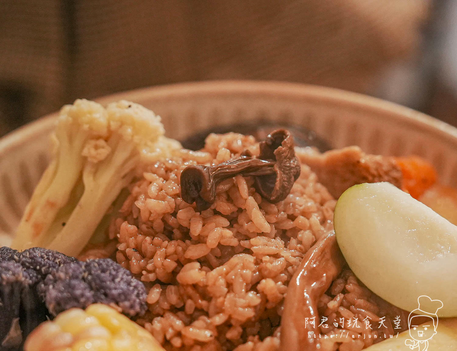 【南投】貓居蔬食｜茶香融合在地食材，即便無肉不歡也會愛上(菜單)｜埔里必吃素食