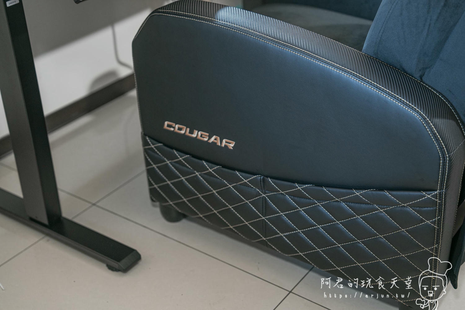 【開箱】COUGAR E-STAR 120 電動升降電競桌，搭配RANGER ELITE GOLD電競沙發，改造自己的遊戲空間
