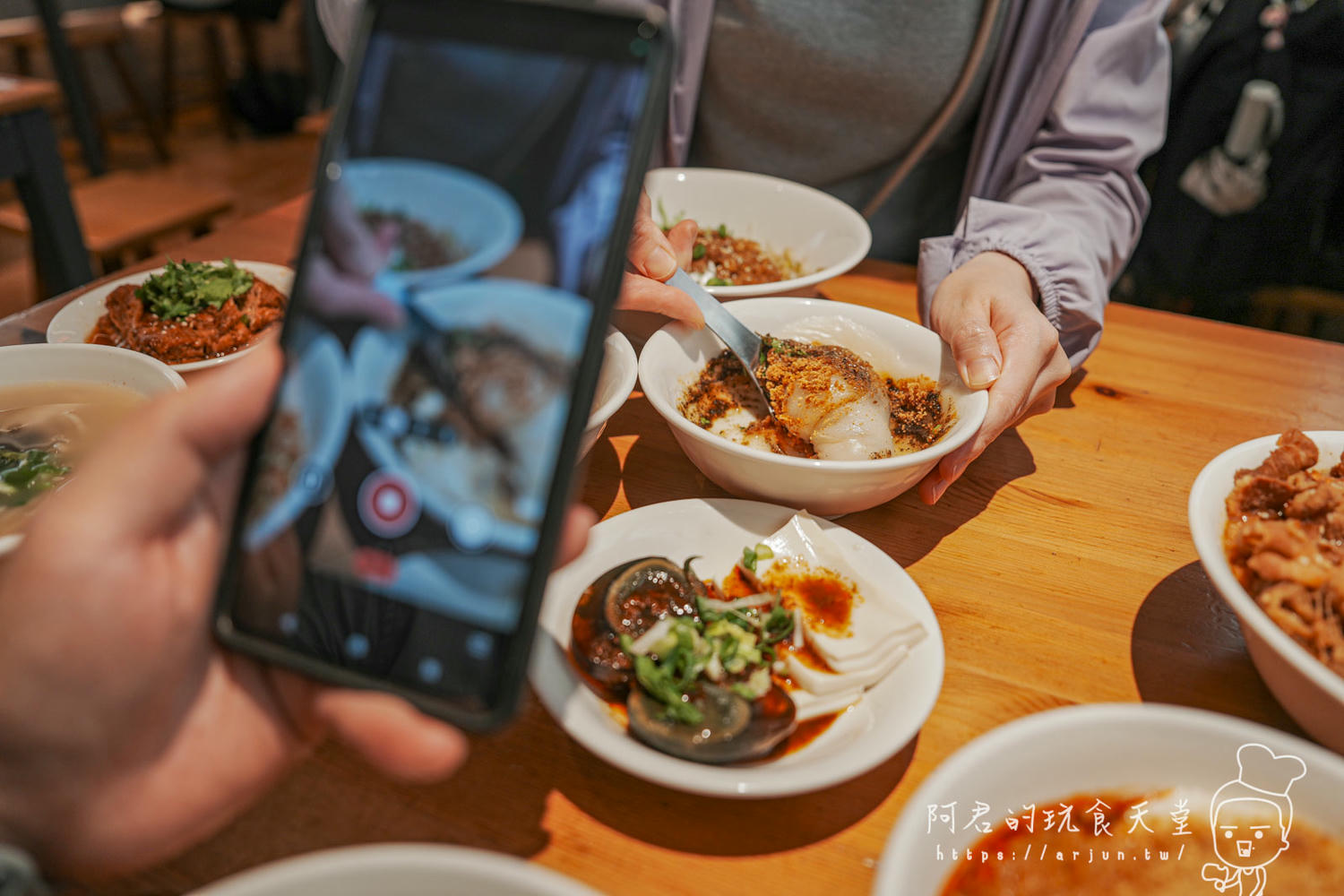 【台中】享麻酸辣粉，忠孝夜市美食推薦，酸辣夠味！又麻又辣的豆花也是必吃！