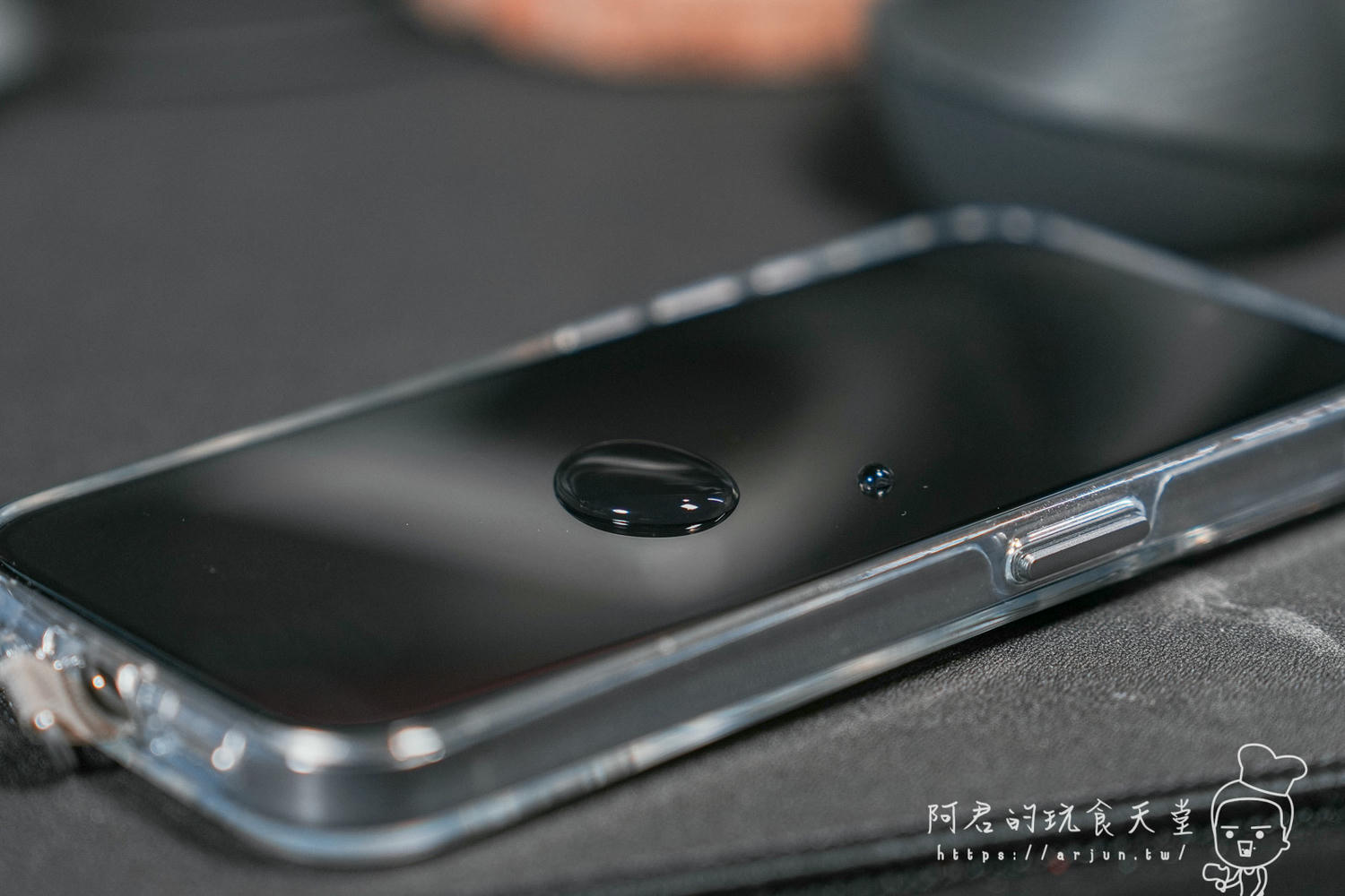iphone手機保護貼推薦，佳佳貼Jia Plus，高透光率、抗藍光又耐刮，平價優質的台灣品牌