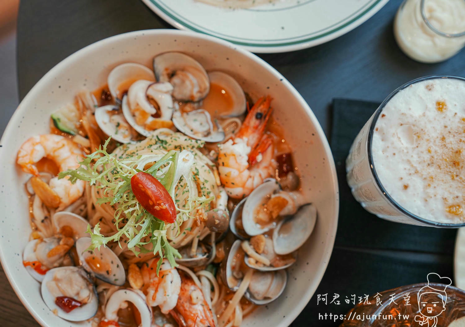 台中車站美食推薦,嶼里With You 食記,炸櫛瓜條、蒜香海鮮義大利麵,用美味牽起浪漫,韓劇般的約會時光 - 第35張圖