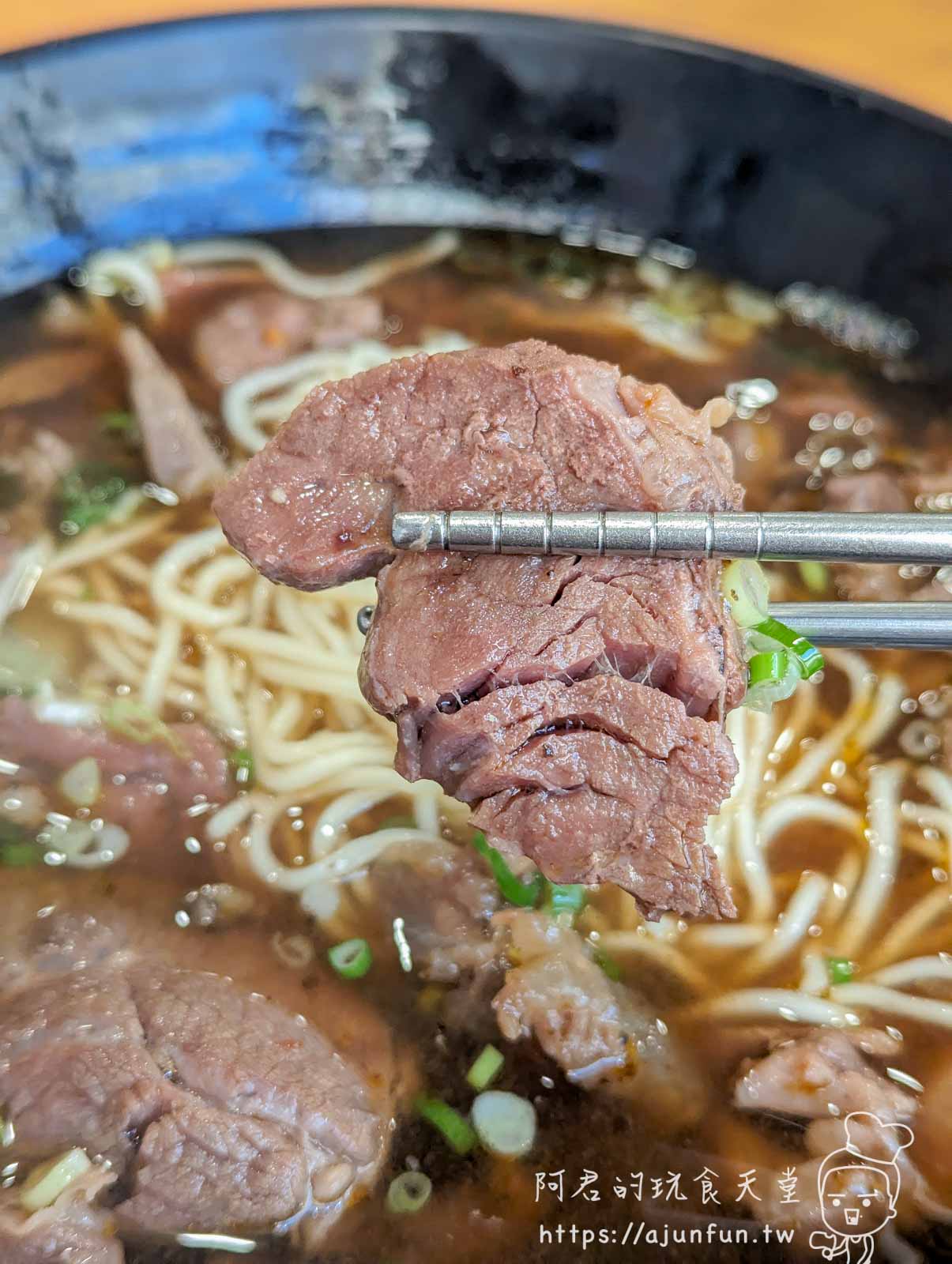 台中嶺東必吃!御品香牛肉麵,銅板價、濃郁湯頭、在地人激推的超高 CP 值牛肉麵 - 第9張圖