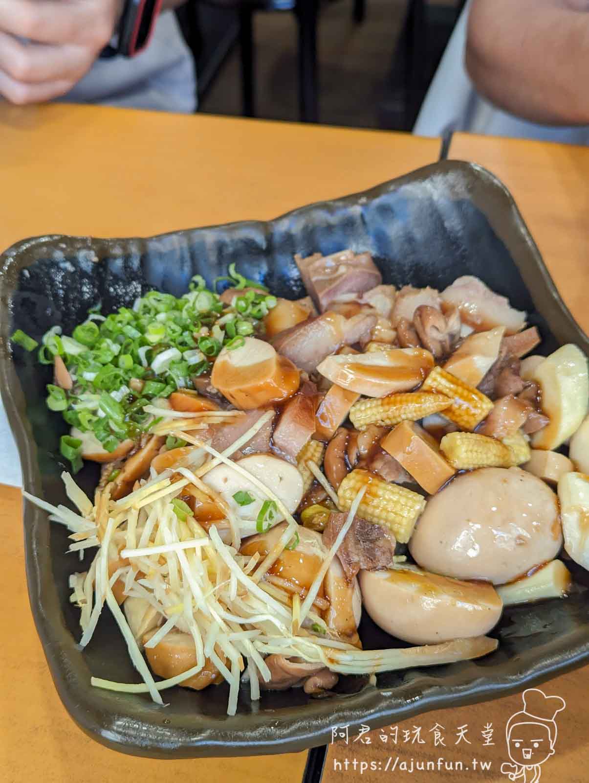 台中嶺東必吃!御品香牛肉麵,銅板價、濃郁湯頭、在地人激推的超高 CP 值牛肉麵 - 第14張圖