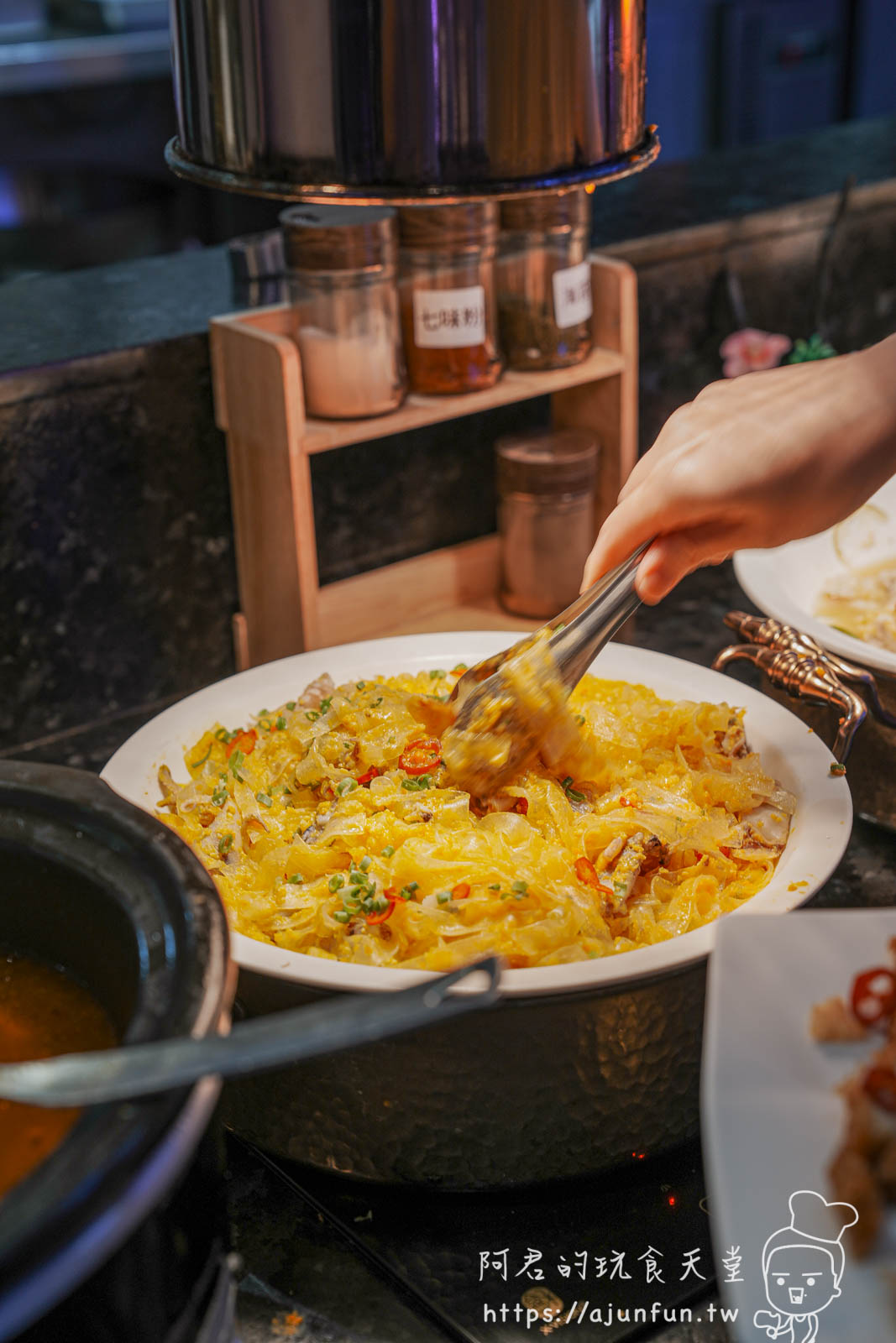台中麻辣火鍋吃到飽推薦,饗麻饗辣PLUS LALAPORT店,肉骨茶湯底、澳洲M9和牛必點!約會、慶生餐廳、聚餐首選! - 第30張圖