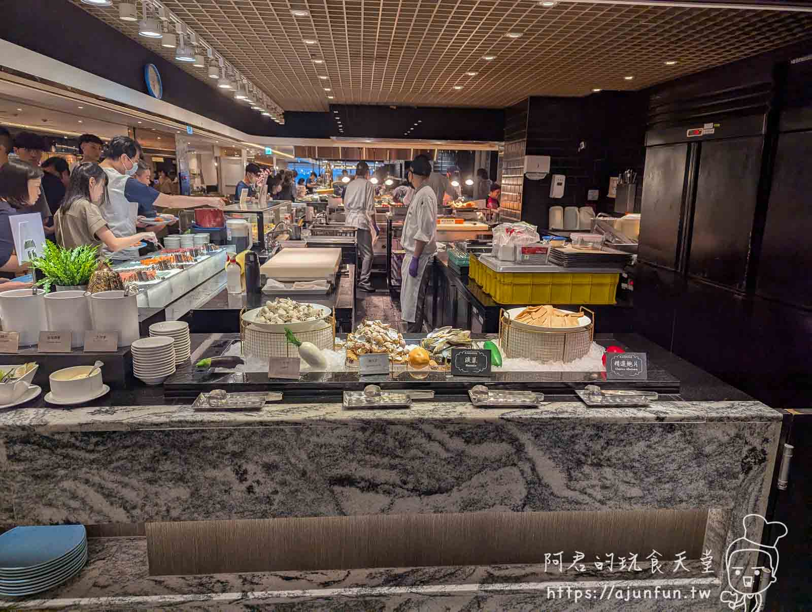 台中吃到飽推薦,漢來海港 台中店好吃嗎,超過 200 道菜色,生蠔、螃蟹、牛排無限享用!菜色、價格、用餐環境、壽星優惠 - 第5張圖