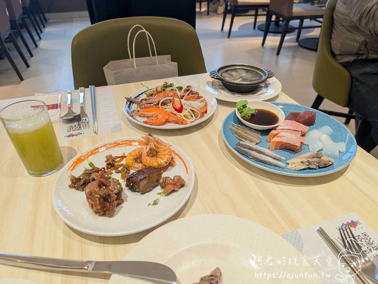台中吃到飽推薦,漢來海港 台中店好吃嗎,超過 200 道菜色,生蠔、螃蟹、牛排無限享用!菜色、價格、用餐環境、壽星優惠 - 第3張圖