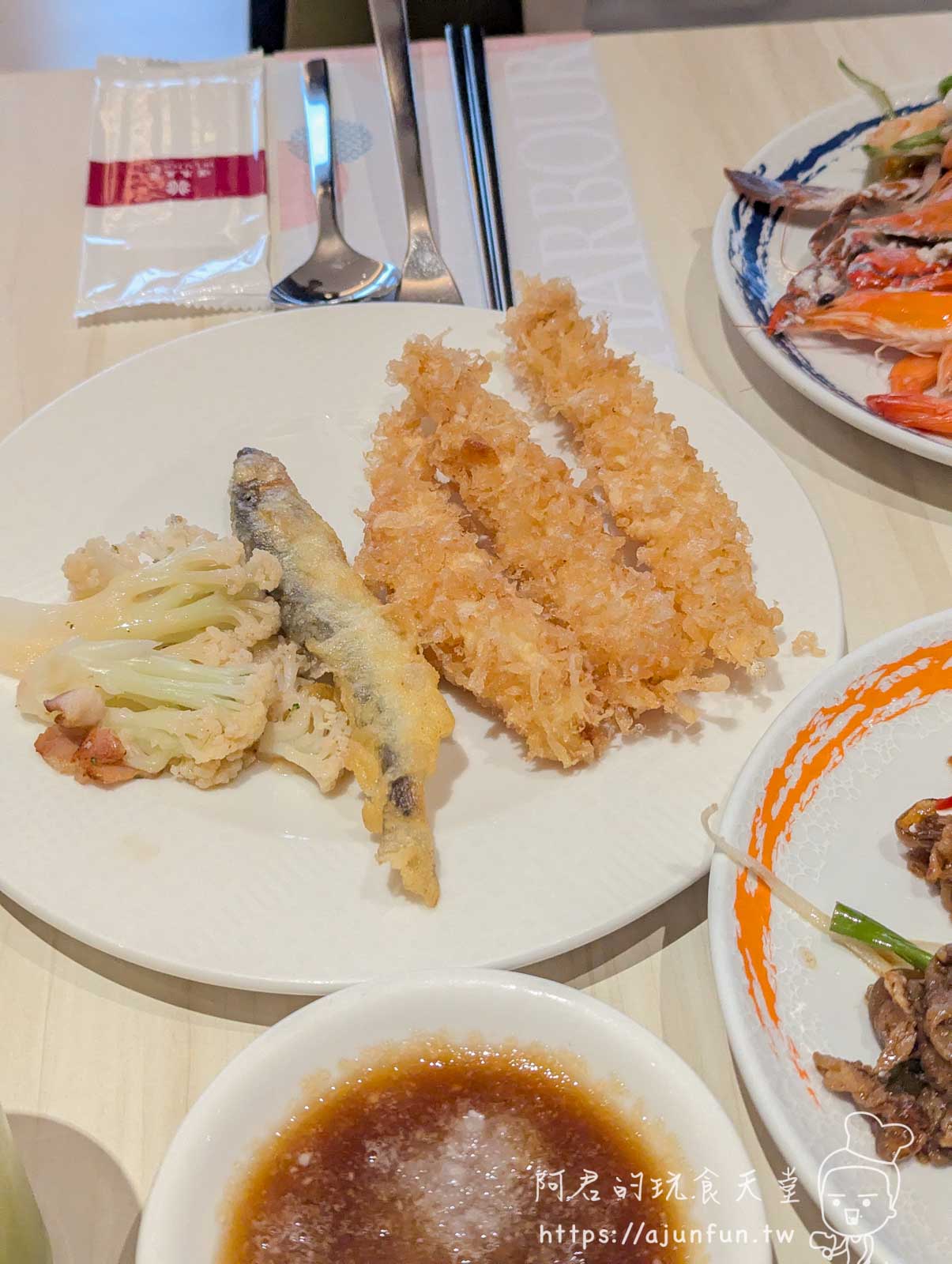 台中吃到飽推薦,漢來海港 台中店好吃嗎,超過 200 道菜色,生蠔、螃蟹、牛排無限享用!菜色、價格、用餐環境、壽星優惠 - 第66張圖