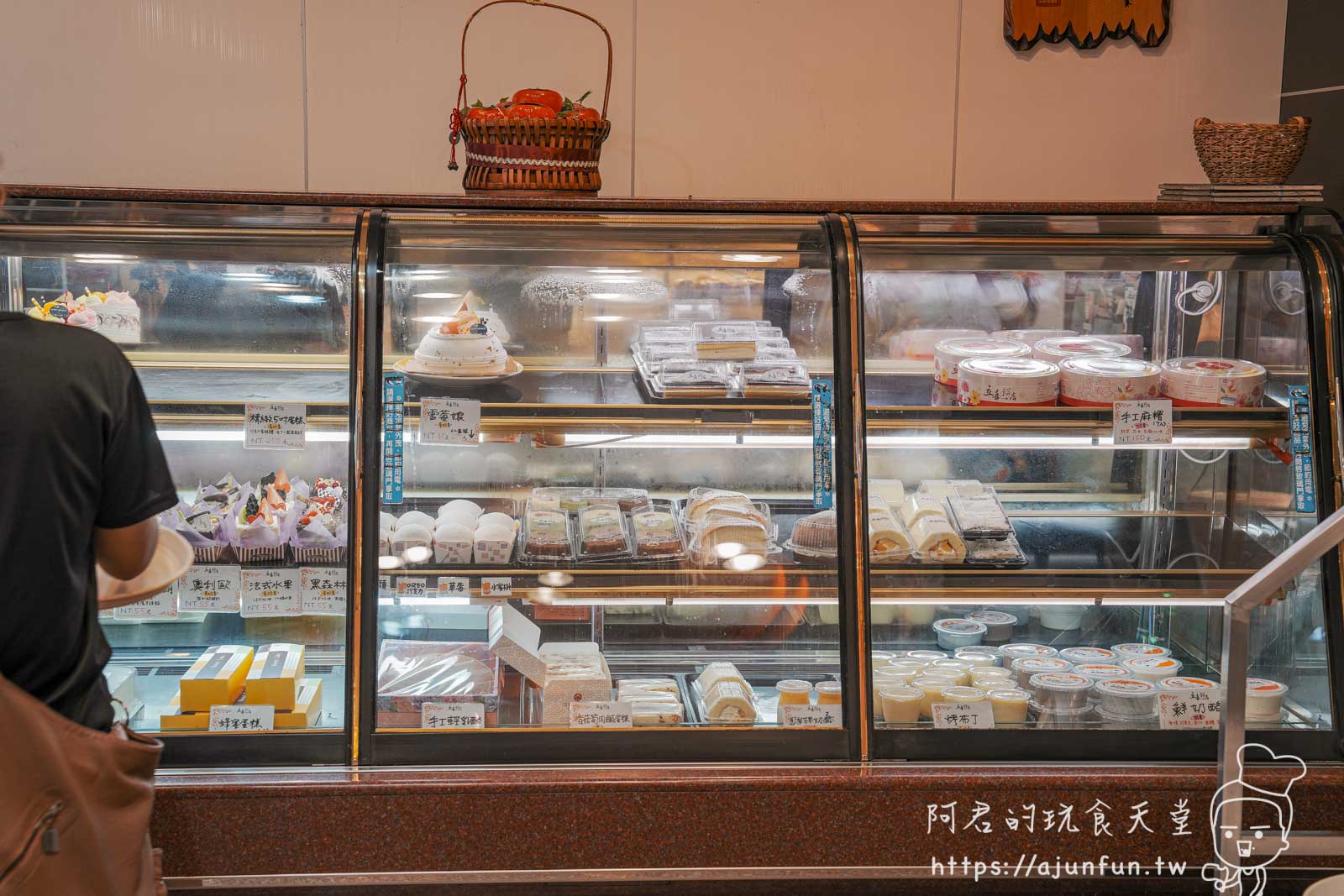 台中伴手禮,超過一甲子的甜蜜!立喜餅店,60年的用心的滋味,送禮首選 - 第7張圖
