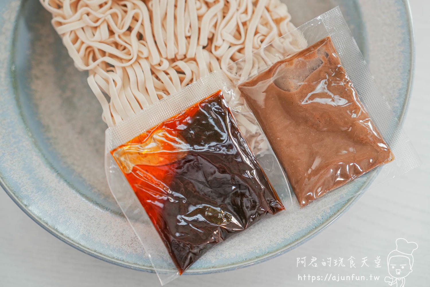 乾拌麵推薦,發票怪獸聯名麻醬x辣醬雙醬拌麵,上班族的療癒系宵夜首選 - 第5張圖