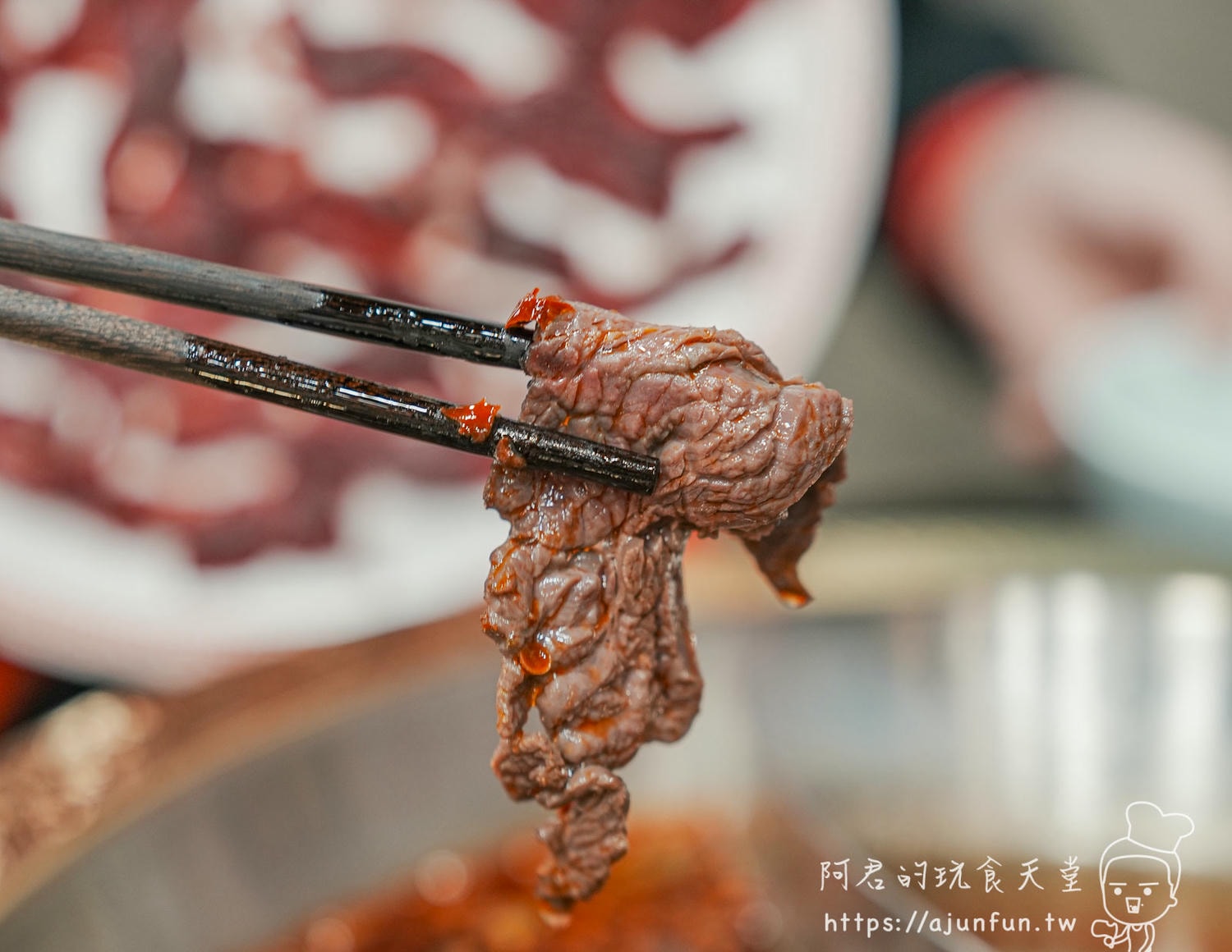 台中必吃麻辣鍋!張飛重慶老火鍋:手撕鮮毛肚、手切大刀腰片、獨家泡椒丸子,香辣過癮 - 第22張圖