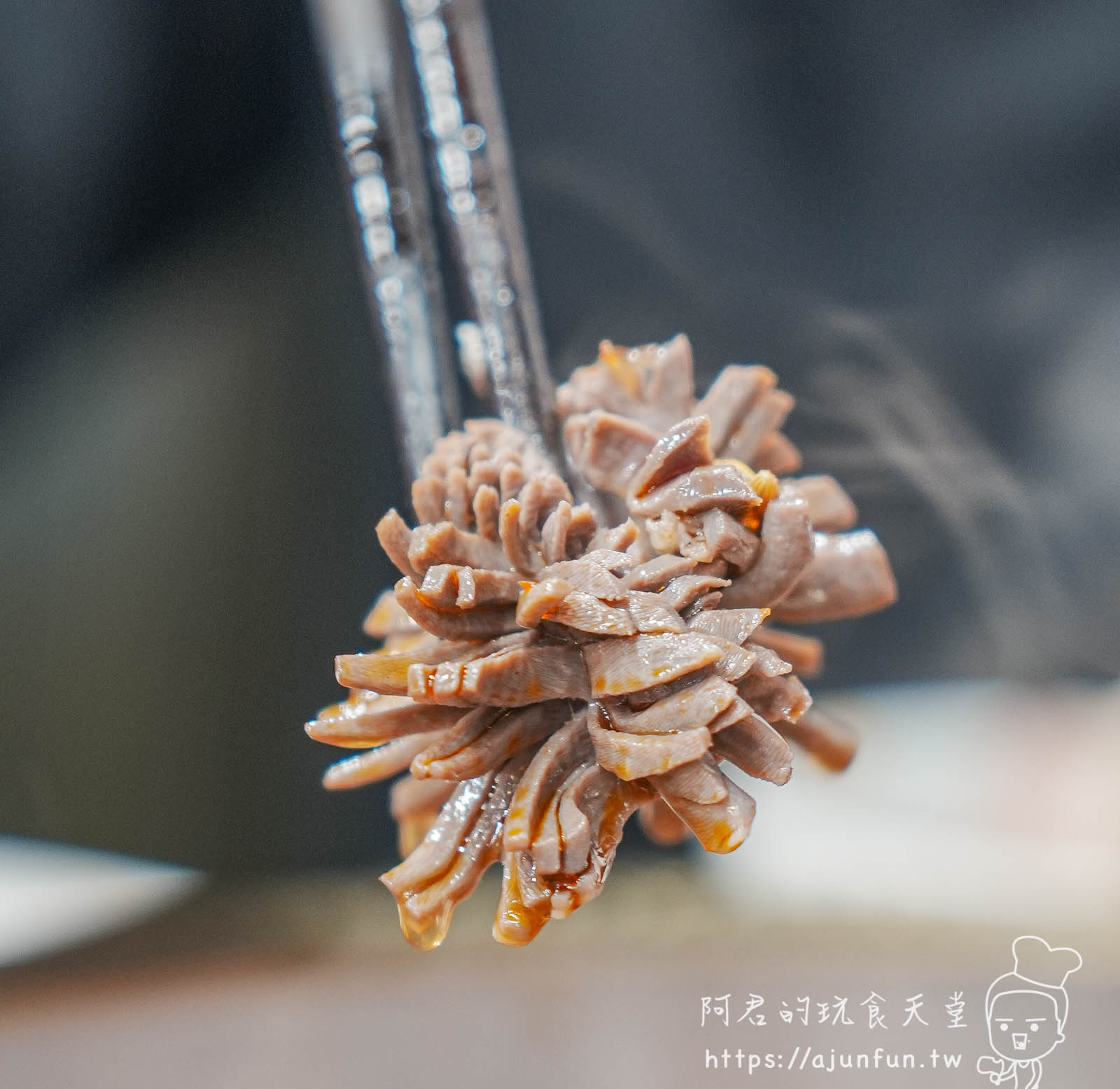 台中必吃麻辣鍋!張飛重慶老火鍋:手撕鮮毛肚、手切大刀腰片、獨家泡椒丸子,香辣過癮 - 第28張圖